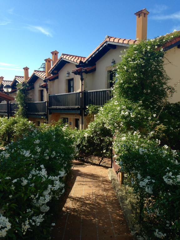 Apartamentos Santillana Del Mar Esterno foto