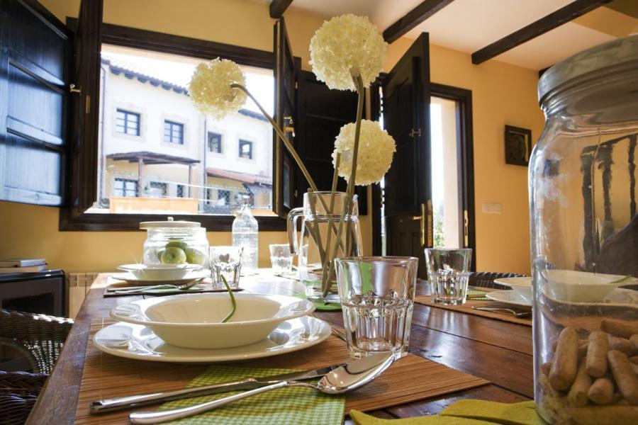 Apartamentos Santillana Del Mar Esterno foto